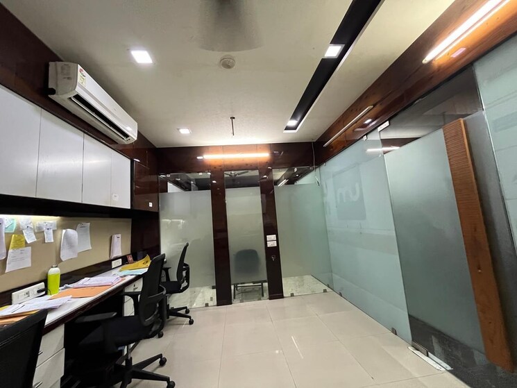 Team Area, ring road Commercial Office Space 923 Sq.Ft. In Ring Road Surat 9006336