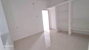 Room in 2 BHK Apartment at Kondapur – for Sale