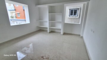 Room in 2 BHK Apartment at Kondapur – for Sale