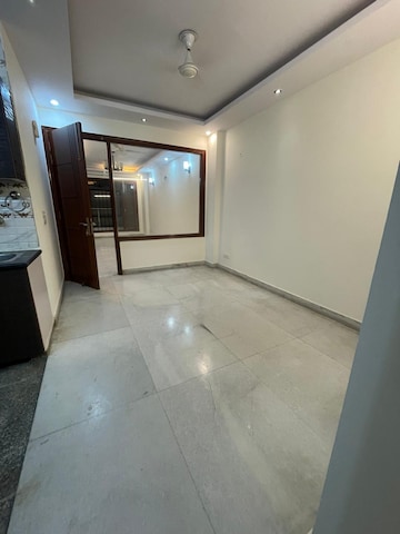 Room in 3 BHK Builder Floor at Chittaranjan Park – for Rent