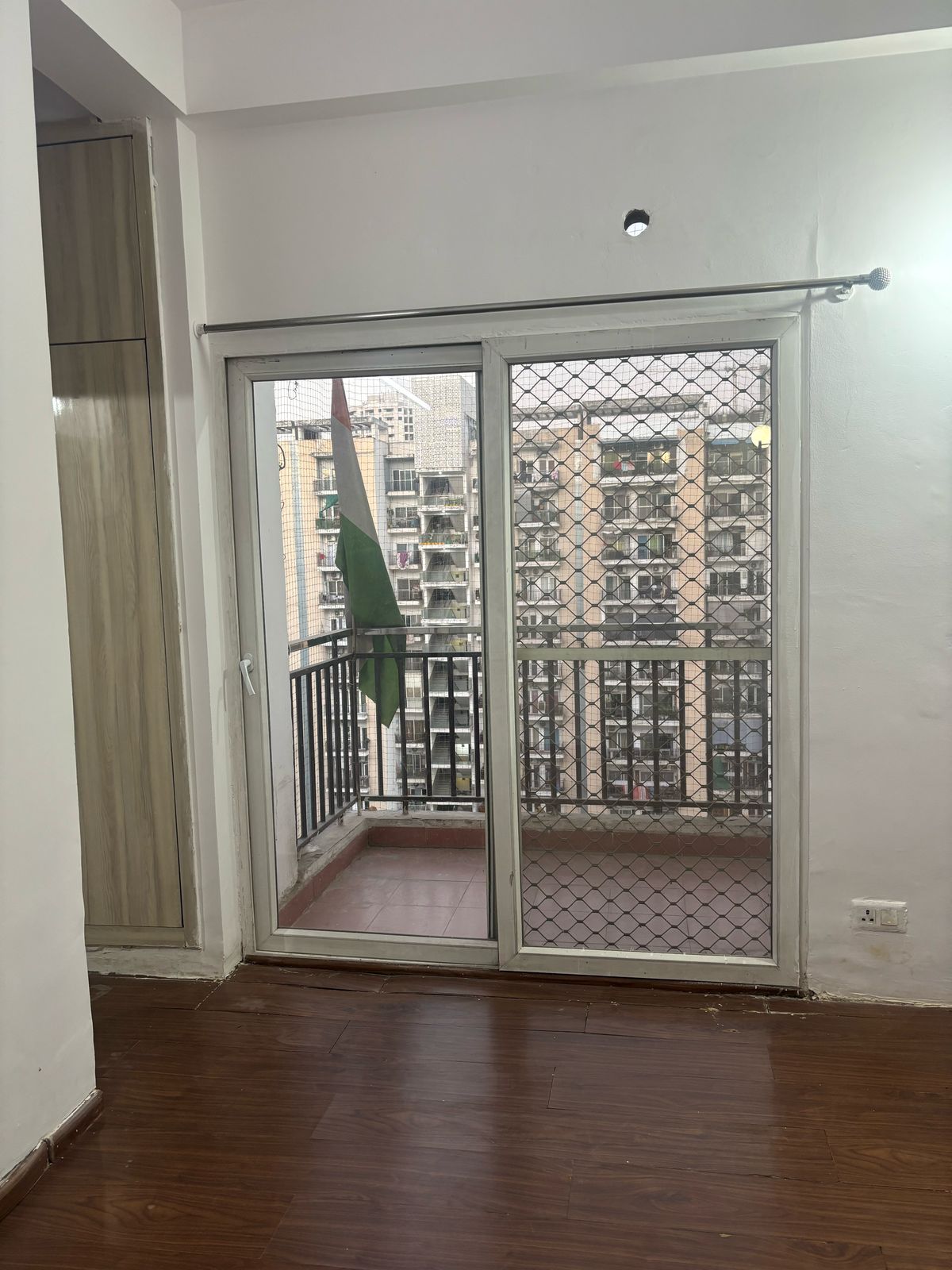 2 BHK 990 Sq.Ft. Apartment in Maxblis White House