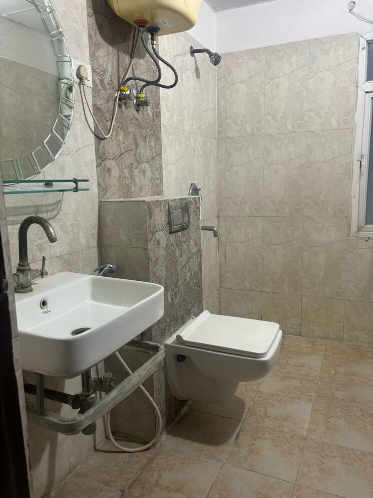 Bathroom, maxblis-white-house 2 Bedroom 990 Sq.Ft. Apartment In Sector 75 Noida 9006352