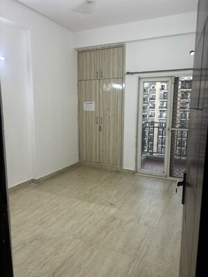 Room in 2 BHK Apartment at Maxblis White House, Sector 75 – for Rent