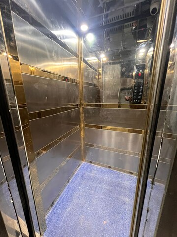 Lift in 3 BHK Builder Floor at Chattarpur – for Rent