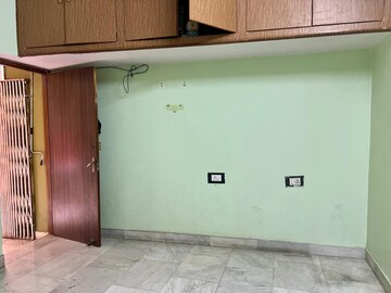 Room in 2 BHK Independent House at Rajajipuram – for Rent