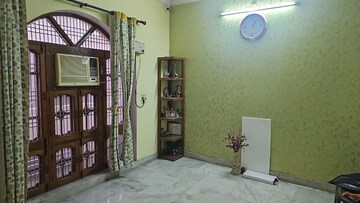 Room in 2 BHK Independent House at Rajajipuram – for Rent