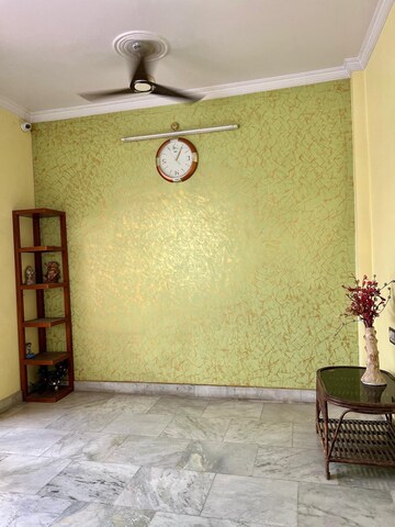 Room in 2 BHK Independent House at Rajajipuram – for Rent