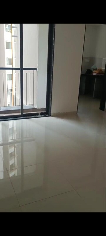 2 BHK Apartment For Rent in Runwal Eirene, Balkum Pada