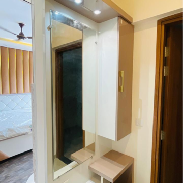 Team Area in 3.5 BHK Apartment at Experion Capital, Vibhuti Khand – for Rent