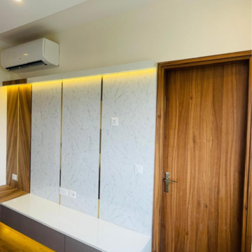 Furnished Amenities in 3.5 BHK Apartment at Experion Capital, Vibhuti Khand – for Rent