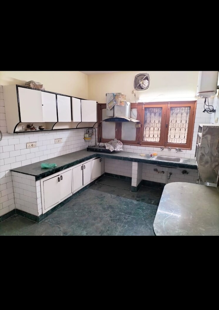 Kitchen, sant nagar 2 Bedroom 900 Sq.Ft. Builder Floor In Sant Nagar Delhi 9006490