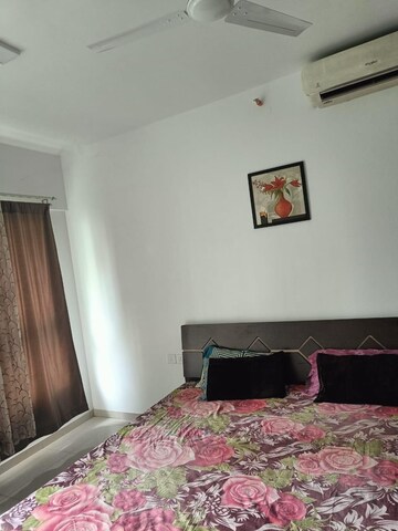 Bedroom in 2 BHK Apartment at Kalpataru Immensa, Kolshet Road – for Rent