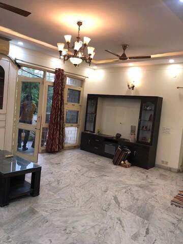 Living Room in 2 BHK Apartment at Vasant Apartments, Sector 13 – for Rent