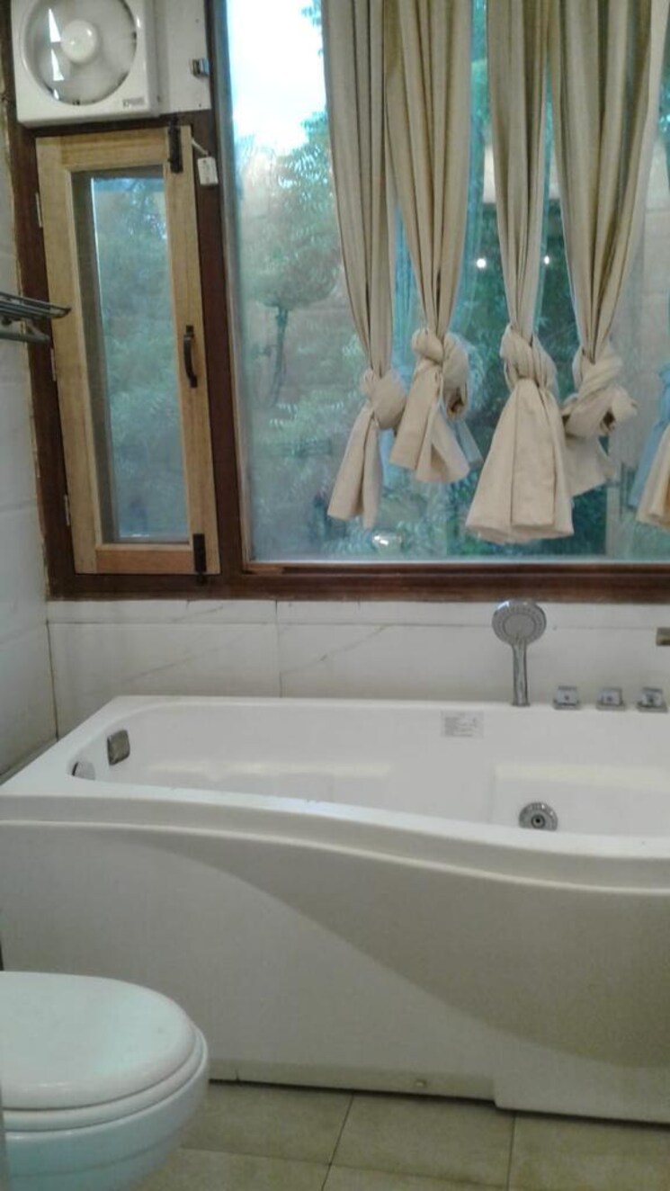 Bathroom, panchsheel park 2 Bedroom 1400 Sq.Ft. Builder Floor In Panchsheel Park Delhi 9006549