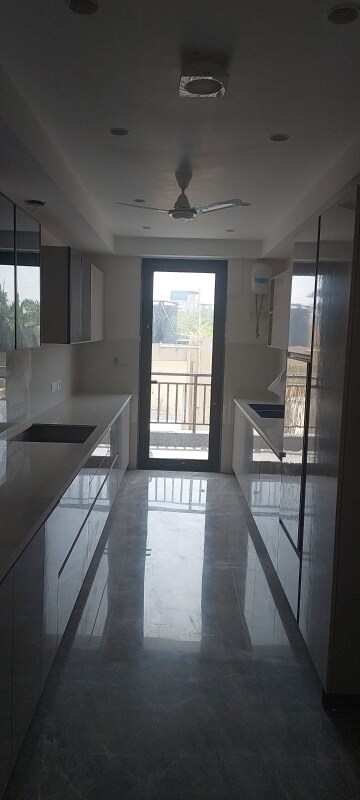 Balcony in 4 BHK Builder Floor at Milestone 32nd Avenue, Sector 15 – for Rent