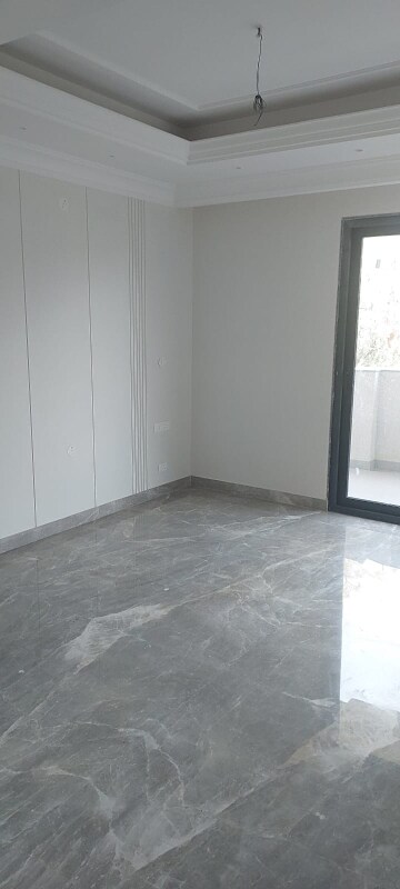 Room in 4 BHK Builder Floor at Milestone 32nd Avenue, Sector 15 – for Rent
