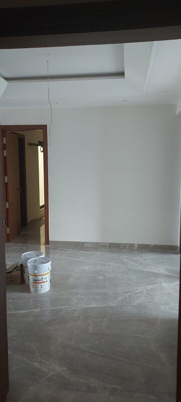 Room in 4 BHK Builder Floor at Milestone 32nd Avenue, Sector 15 – for Rent