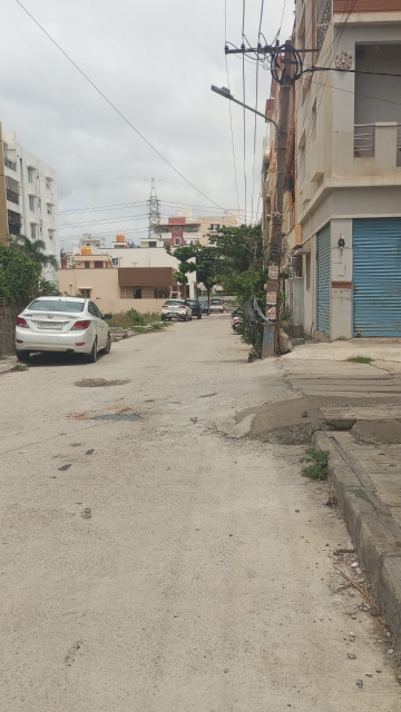 1.5 BHK + Servant Room Builder Floor For Sale in L7 Banjara