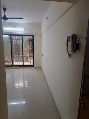 Room in 1.5 BHK Apartment at Hiranandani Estate Spenta, Ghodbunder Road – for Sale