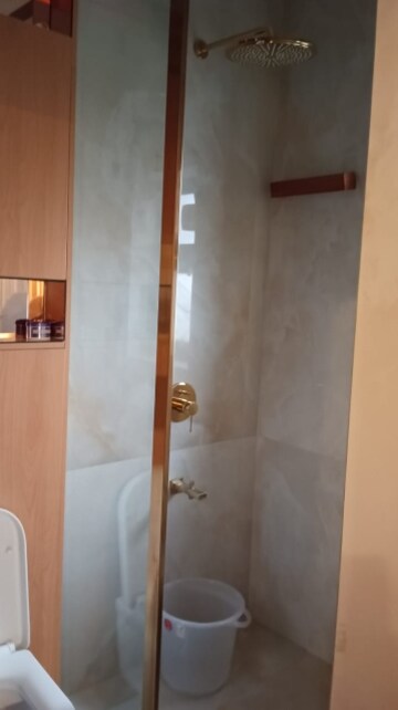Furnished Amenities in 3 BHK Builder Floor at Lotus Plaza Gurgaon, Sector 14 – for Rent