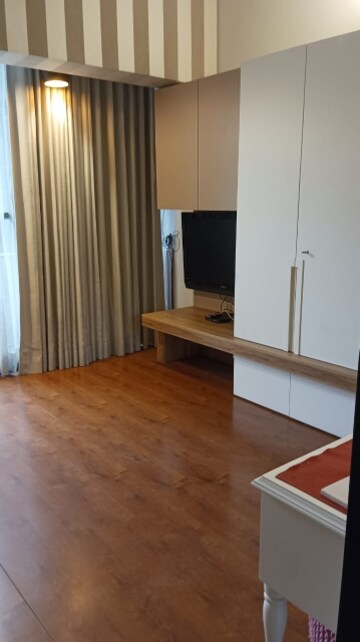 Room in 3 BHK Builder Floor at Lotus Plaza Gurgaon, Sector 14 – for Rent