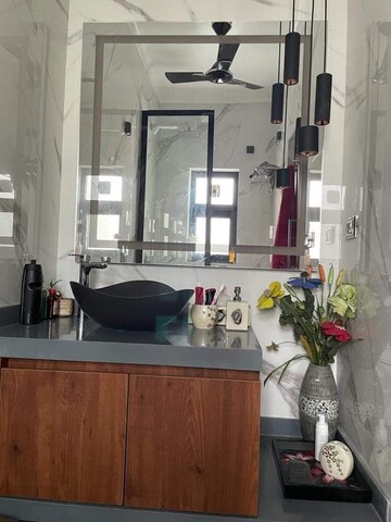 Kitchen in 3 BHK Builder Floor at Lotus Plaza Gurgaon, Sector 14 – for Rent