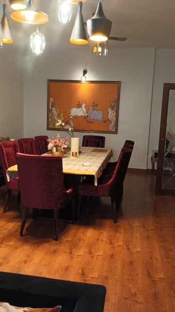 Living Room in 3 BHK Builder Floor at Lotus Plaza Gurgaon, Sector 14 – for Rent