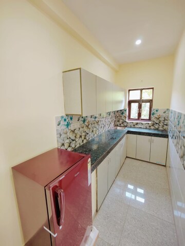 Kitchen in 2 BHK Builder Floor at Unitech South City 1, South City 1 – for Rent