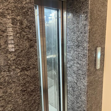 Building Lobby in 3.5 BHK Builder Floor at Sector 105 – for Rent
