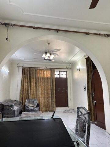 Building Lobby in 3 BHK Builder Floor at Milestone 32nd Avenue, Sector 15 – for Rent