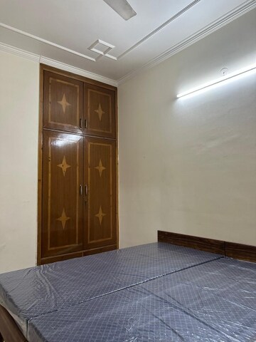 Room in 3 BHK Builder Floor at Milestone 32nd Avenue, Sector 15 – for Rent