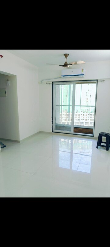 Room in 1 BHK Apartment at Ashar Axis, Majiwada – for Rent