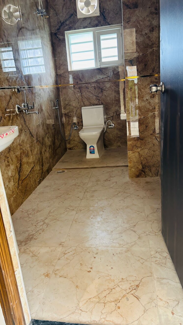  Parking, sahastradhara road 2 Bedroom 1300 Sq.Ft. Builder Floor In Sahastradhara Road Dehradun 9006699