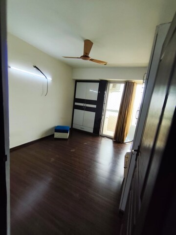 Room in 3.5 BHK Apartment at 3C Lotus Zing, Sector 168 – for Rent