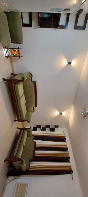 Furnished Amenities in 3 BHK Apartment at Mapsko Paradise, Sector 83 – for Rent