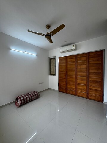 Room in 2 BHK Apartment at Lodha Splendora, Ghodbunder Road – for Rent