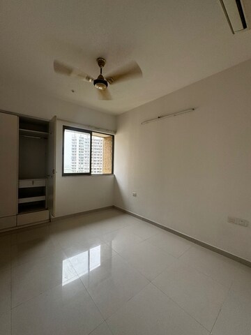 Room in 2 BHK Apartment at Lodha Splendora, Ghodbunder Road – for Rent