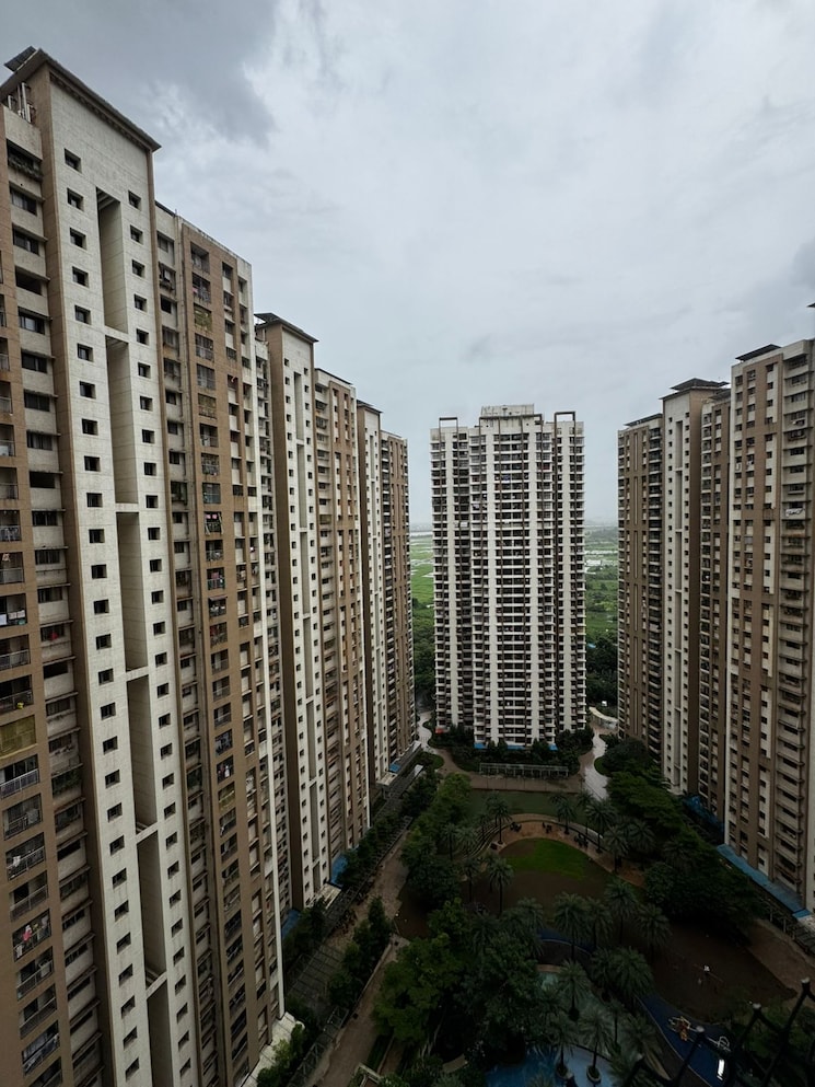 Exterior View, lodha-splendora 2 Bedroom 700 Sq.Ft. Apartment In Ghodbunder Road Thane 9006841