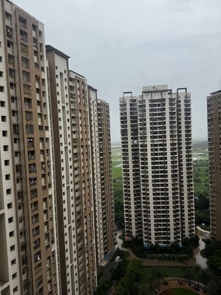 Exterior View, lodha-splendora 2 Bedroom 700 Sq.Ft. Apartment In Ghodbunder Road Thane 9006841