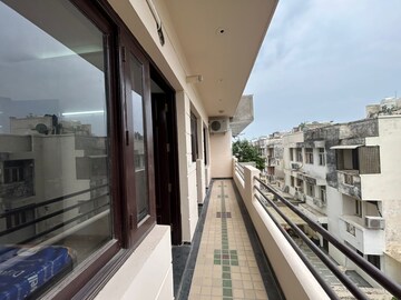 Balcony in 3 BHK Builder Floor at Sushant Lok 2, Sector 57 – for Rent