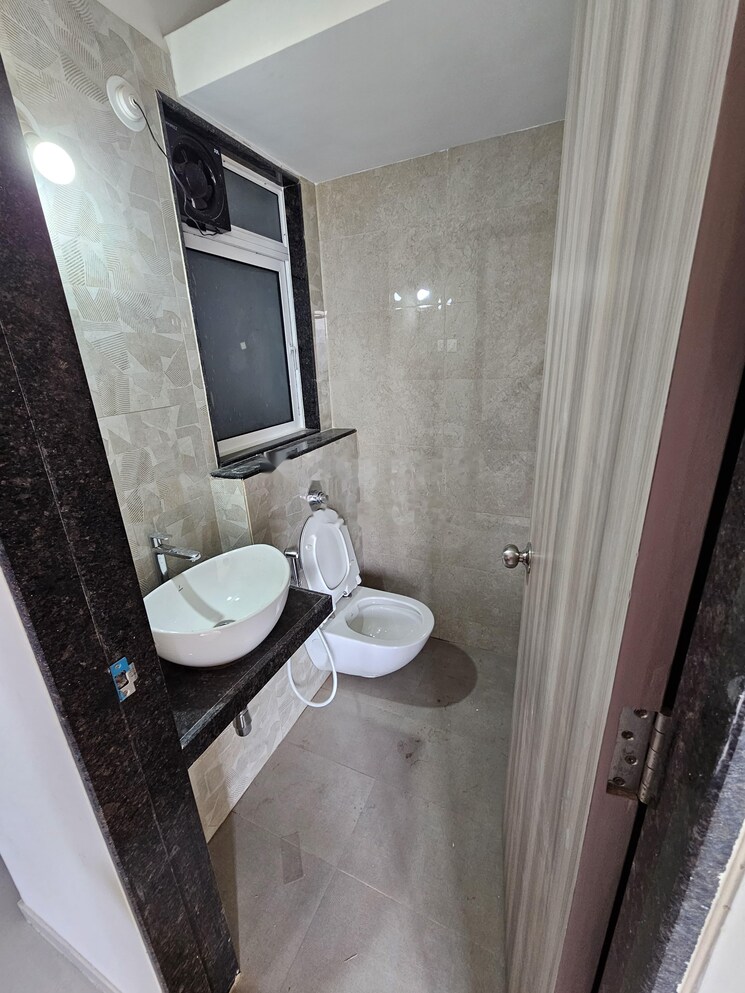 Bathroom, ashar-axis 1 Bedroom 462 Sq.Ft. Apartment In Majiwada Thane 9006874