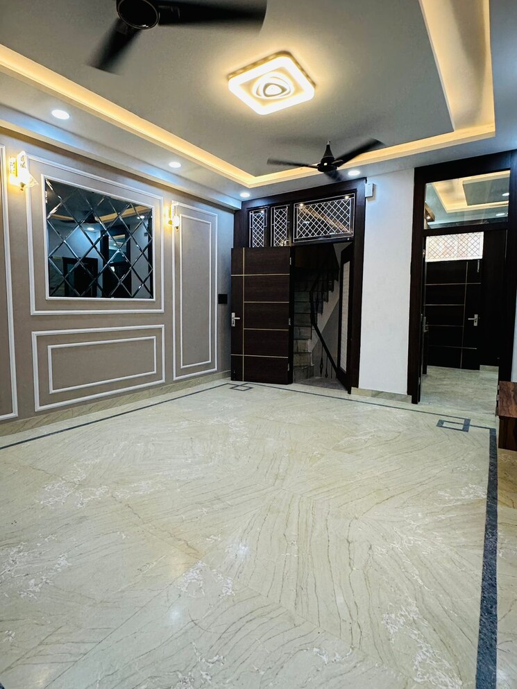 Room, shakti khand iv 3 Bedroom 90 Sq.Mt. Independent House In Shakti Khand iv Ghaziabad 9006873