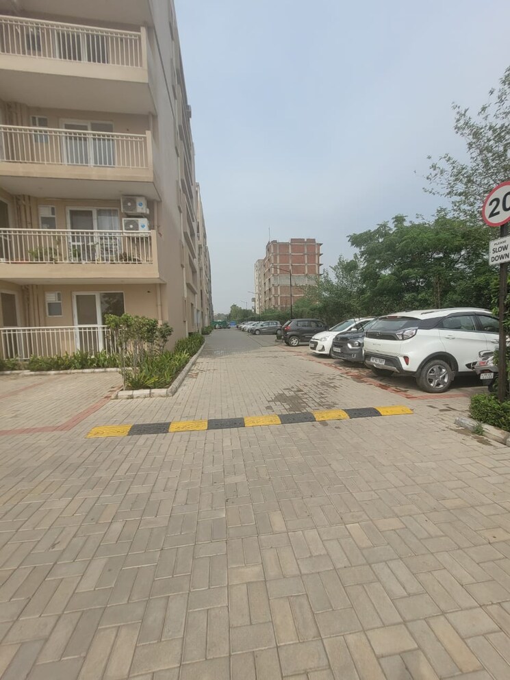  Parking, sushma-joynest-zrk 3 Bedroom 1350 Sq.Ft. Apartment In Ghazipur Zirakpur 9006897