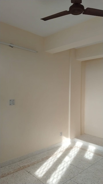 Room in 3 BHK Apartment at Sector 18 Dwarka – for Rent