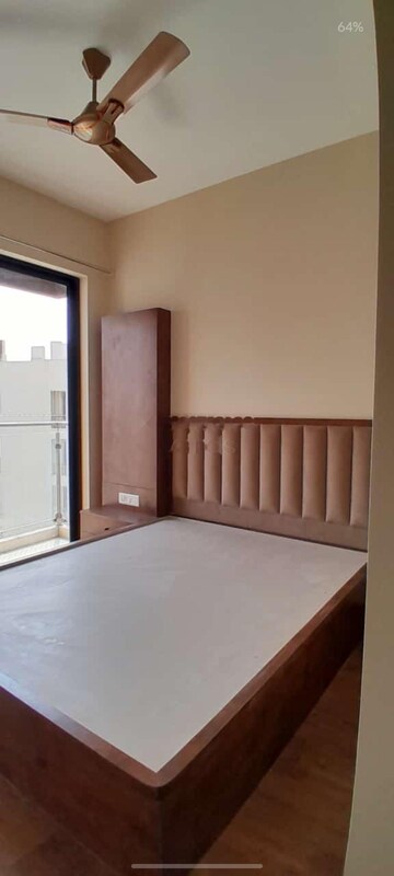 Room in 2 BHK Apartment at Risland The Icon, Dhokali – for Rent