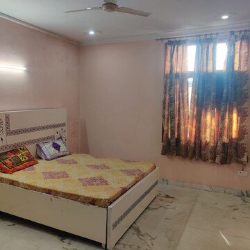 Bedroom in 2.5 BHK Villa at Sector 21 – for Rent