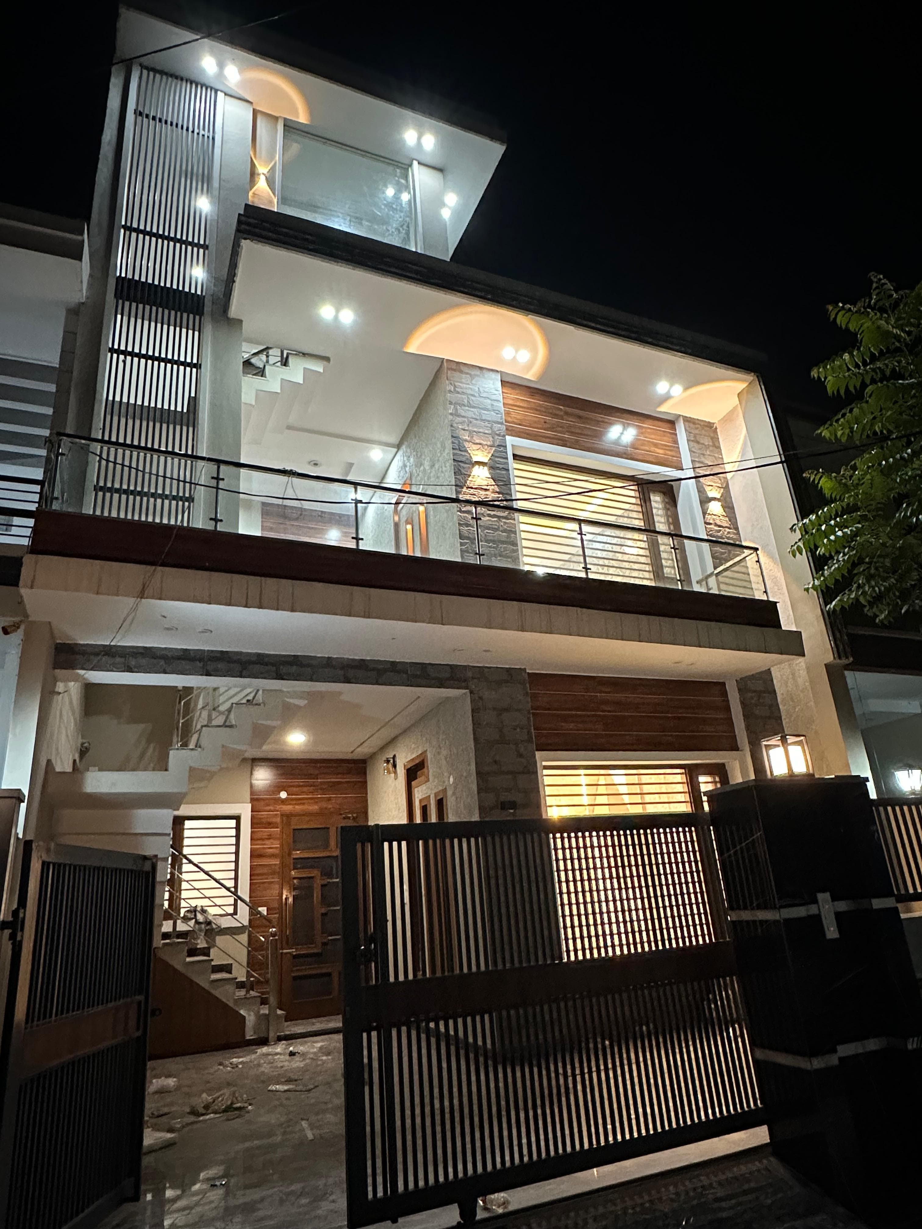 4 BHK + Pooja Room,Servant Room,Study Room,Extra Room Independent House For Sale in Sunny Enclave 