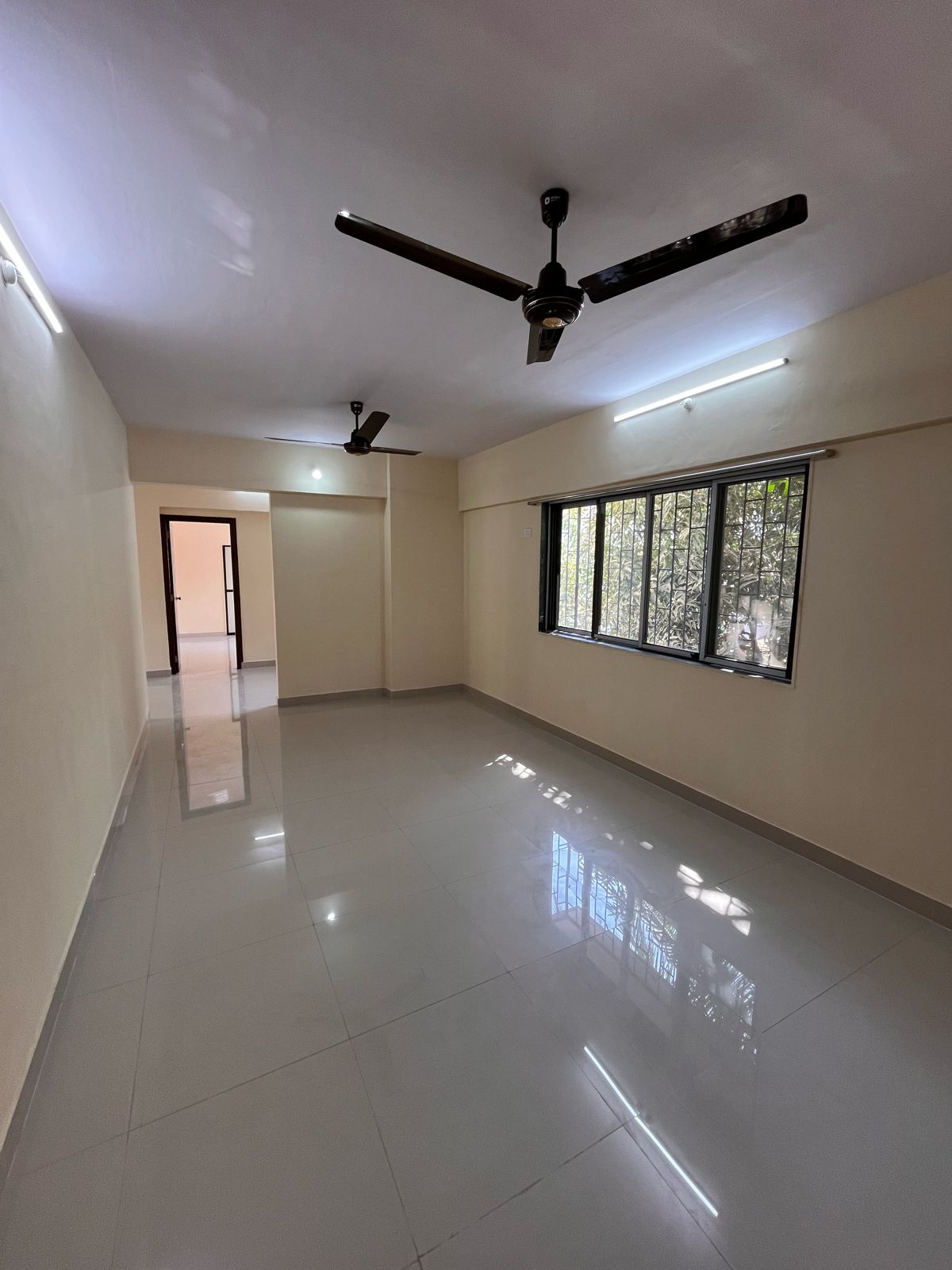 2 BHK + Extra Room Apartment For Rent in Anmol CHS Goregaon