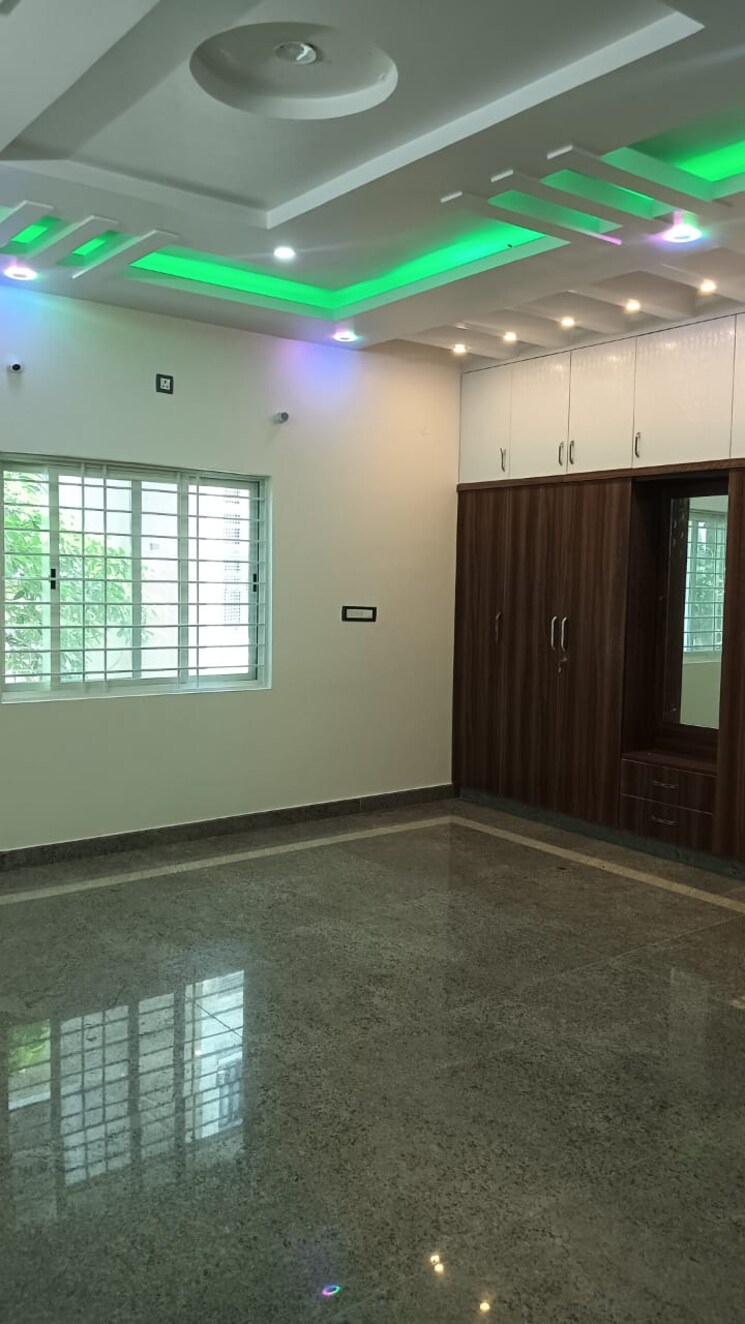 Room, nri layout 3 Bedroom 2600 Sq.Ft. Builder Floor In Nri Layout Bangalore 9007014