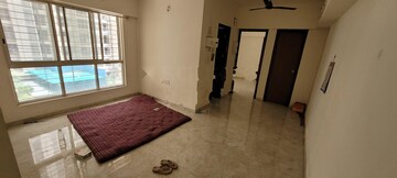 Room in 1 BHK Apartment at Lodha Amara, Kolshet Road – for Rent